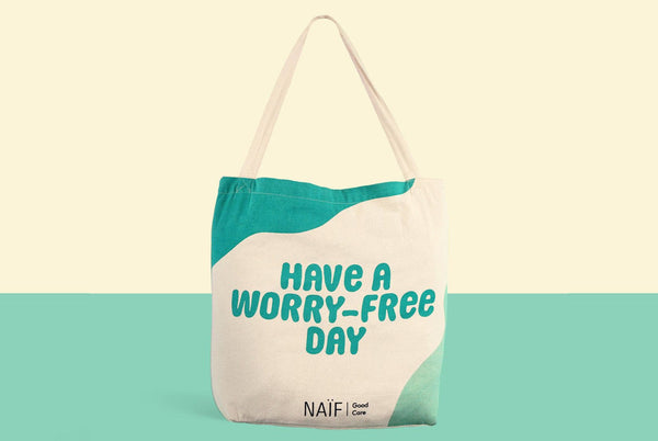 REGALO: Tote Bag Naïf “Have a Worry-Free Day” +50€