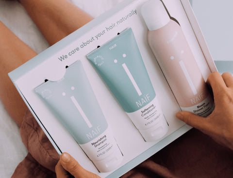 Naïf: Good Hair Day Essentials (Set champú, acondicionador y gel para bebés y niños) - 25% descuento