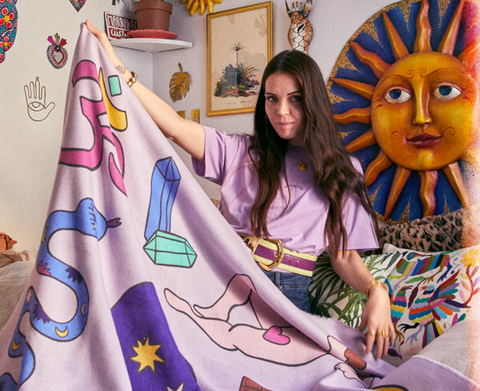 Cosmic Dealer: Meditation Blanket - Leona Rose (Manta con símbolos inspiradores ) - 50% descuento