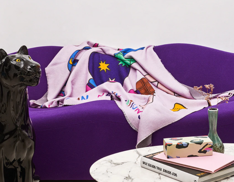 Cosmic Dealer: Meditation Blanket - Leona Rose (Manta con símbolos inspiradores ) - 50% descuento