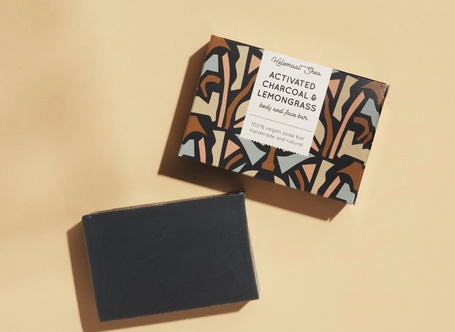 Helemaal Shea: Activated Charcoal & Lemongrass (Jabón de Carbón Activado y Limoncillo) - 20% descuento