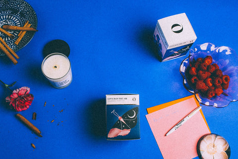 The Singular Olivia: Vela Love is in the Air - 25% DESCUENTO