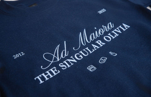 The Singular Olivia: Sudadera bordada niños Ad Maiora