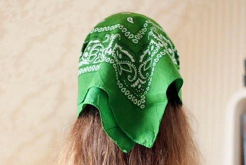 REGALO: Bandana Verde con Estampado Paisley +20€