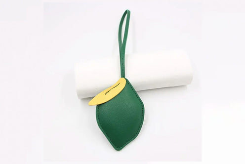 REGALO: Charm Lima en Piel Vegana – Verde con Hoja Amarillo +30€