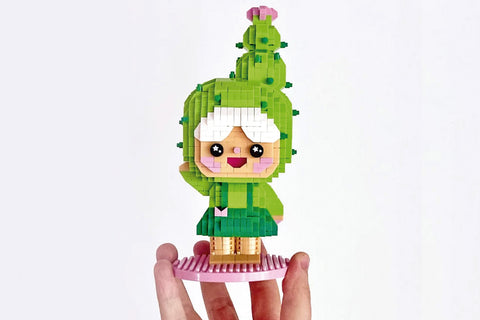 Momiji: You grow girl. Juego de montaje de mini ladrillos (897 mini piezas)