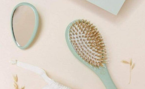 Bachca: Hair Kit vert amande (Cepillo + espejo + bolsa de algodón)