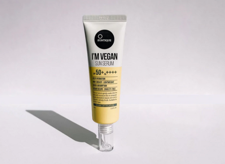 SUNTIQUE: I'm Vegan Sun Serum SPF50+ PA++++ (Sérum hidratante con SPF50)