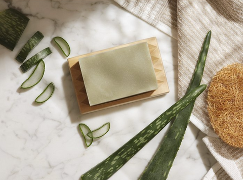 Helemaal Shea: Aloe Vera body and hair soap (Jabón para cuerpo y cabello de Aloe Vera)