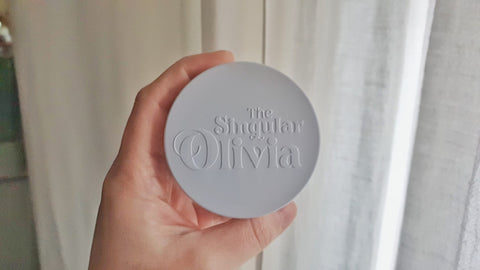 The Singular Olivia: Lata para Champú Sólido